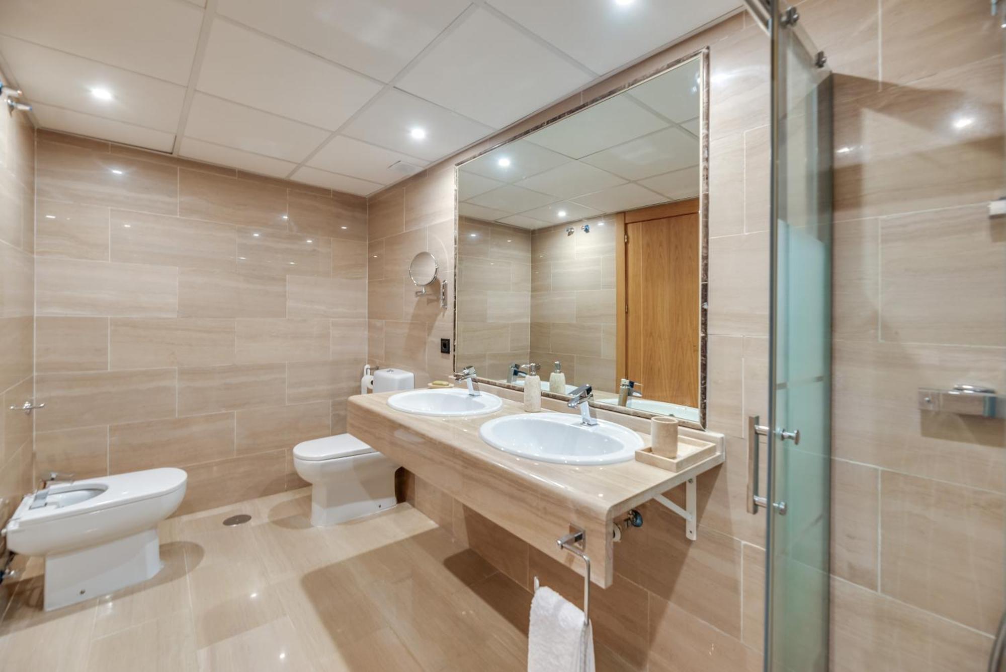 شقة Luxury 4Bdr Penthouse With Sea Views بينالماذينا المظهر الخارجي الصورة