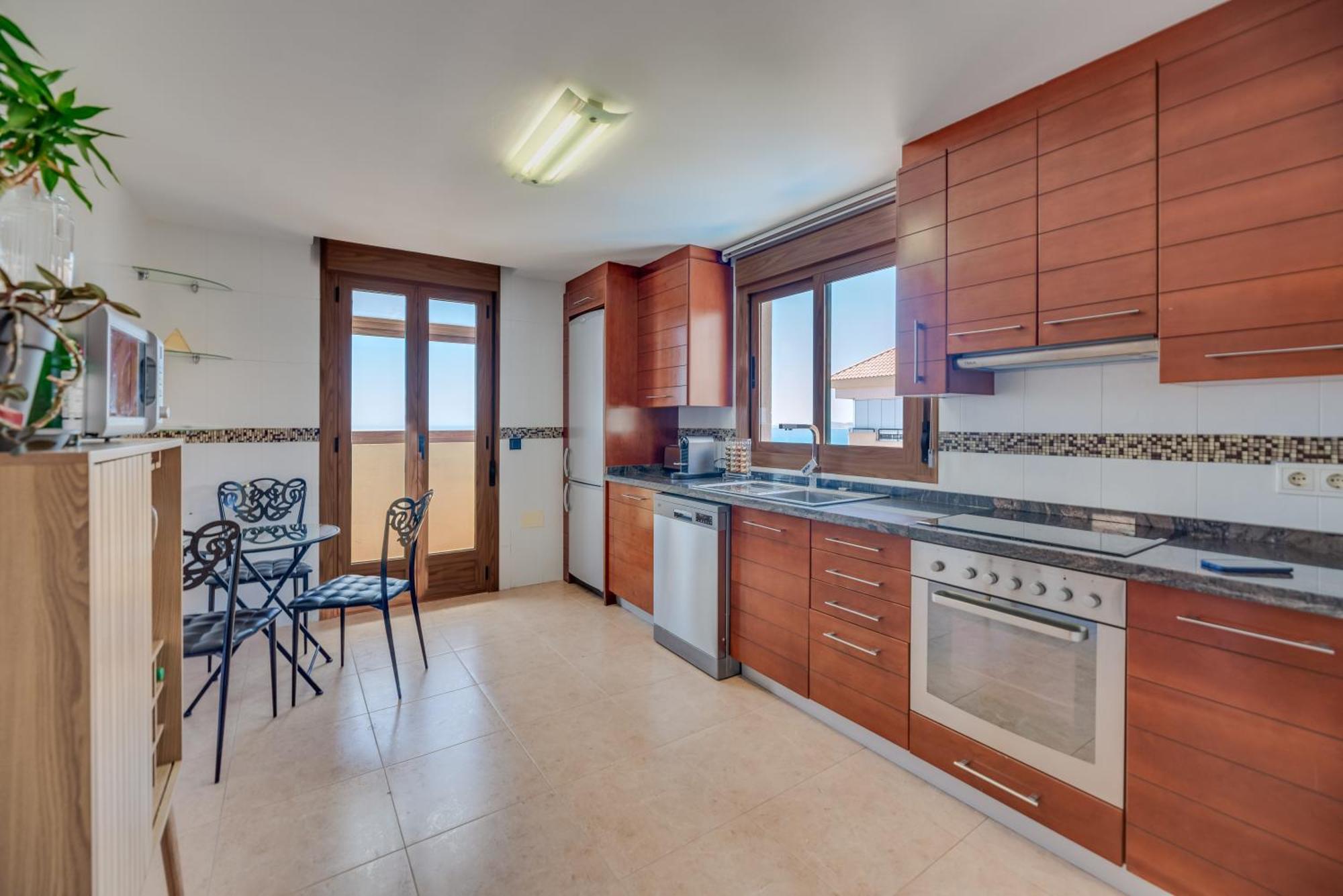 شقة Luxury 4Bdr Penthouse With Sea Views بينالماذينا المظهر الخارجي الصورة